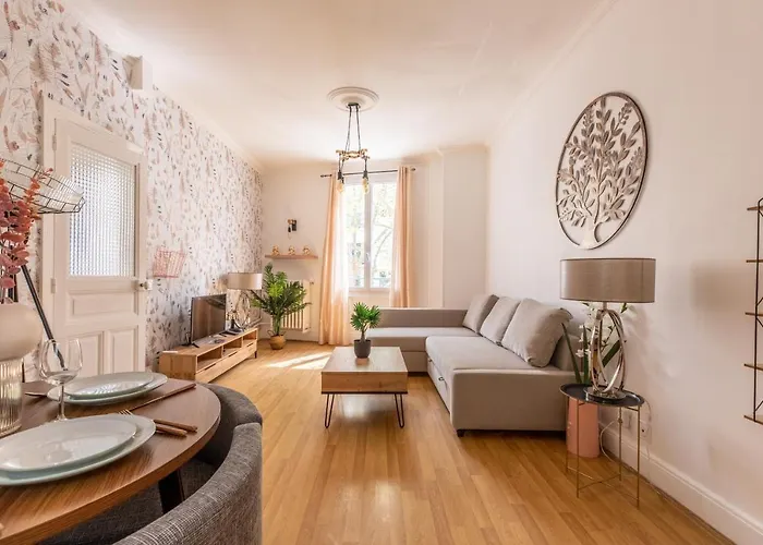 Апартаменты F2 Av Thermale